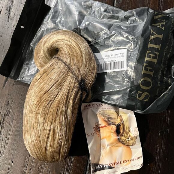 Bleached Blonde Curly Ponytail Extension - Picture 1 of 4